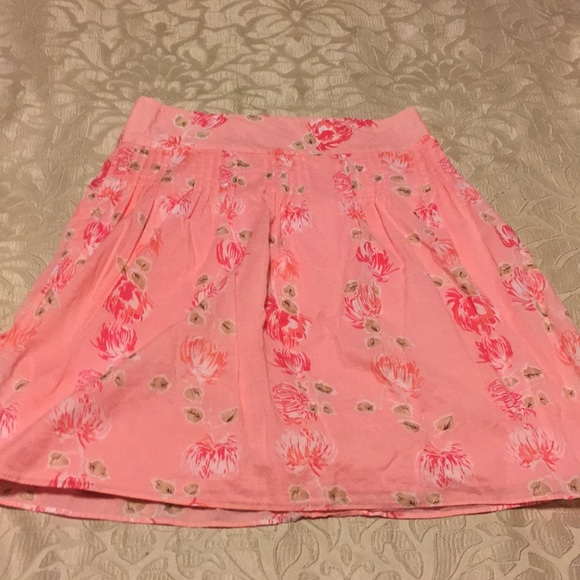 LOFT Dresses & Skirts - Ann Taylor Loft pink floral skirt LOFT Dresses & Skirts - Ann Taylor Loft pink floral skirt
